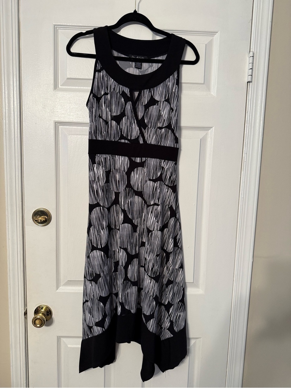 Sleeveless Black & White Patterned Midi Dress